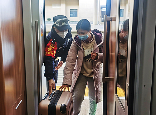 3幫助旅客乘車.jpg